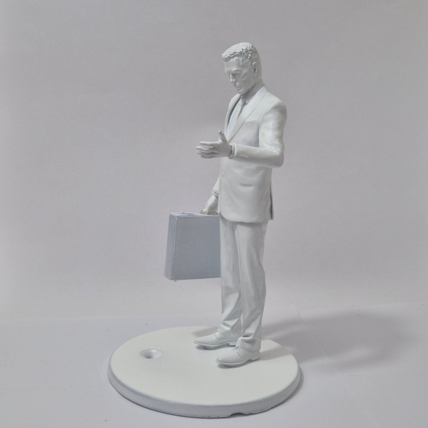 Half-Life G-Man Pen Holder | Creepy Desk Organizer | Gamer Office Decor | Sci-Fi Gift for Half-Life Fans | Gman