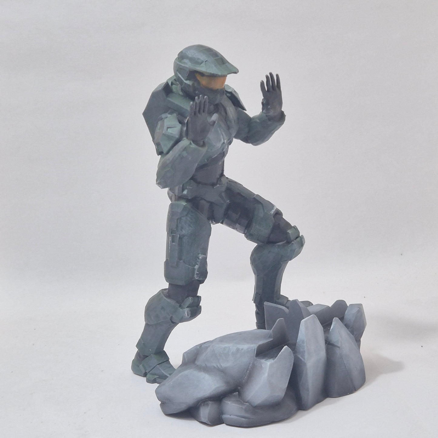 Halo Master Chief Phone Stand | Gamer Desk Gift | Phone Stand | Gift for Halo Fans | Desk Organizer