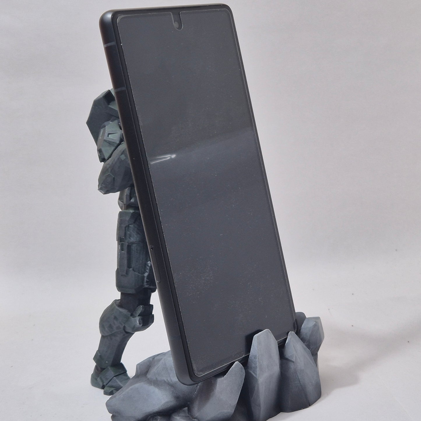 Halo Master Chief Phone Stand | Gamer Desk Gift | Phone Stand | Gift for Halo Fans | Desk Organizer