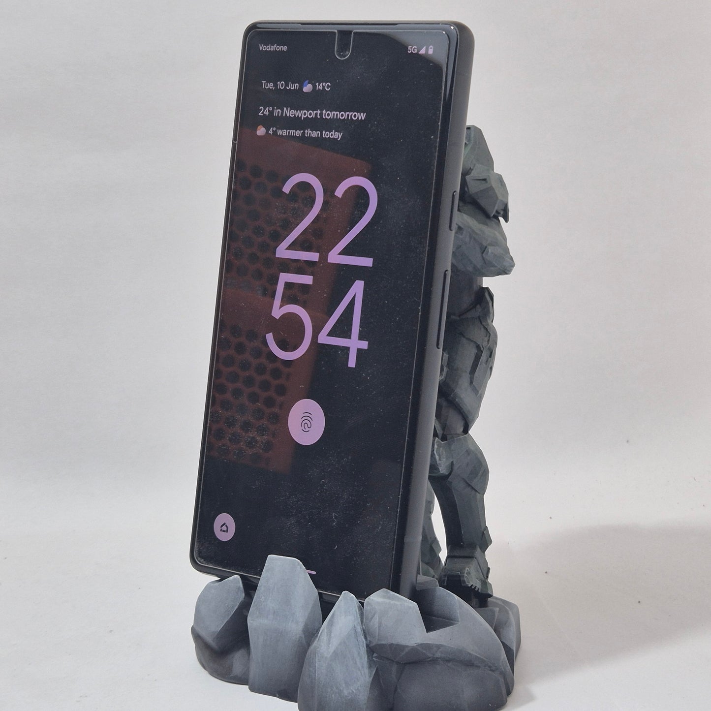 Halo Master Chief Phone Stand | Gamer Desk Gift | Phone Stand | Gift for Halo Fans | Desk Organizer
