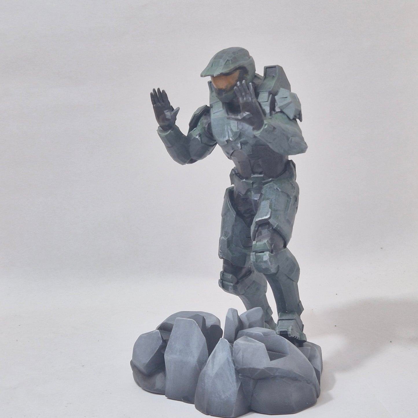 Halo Master Chief Phone Stand | Gamer Desk Gift | Phone Stand | Gift for Halo Fans | Desk Organizer