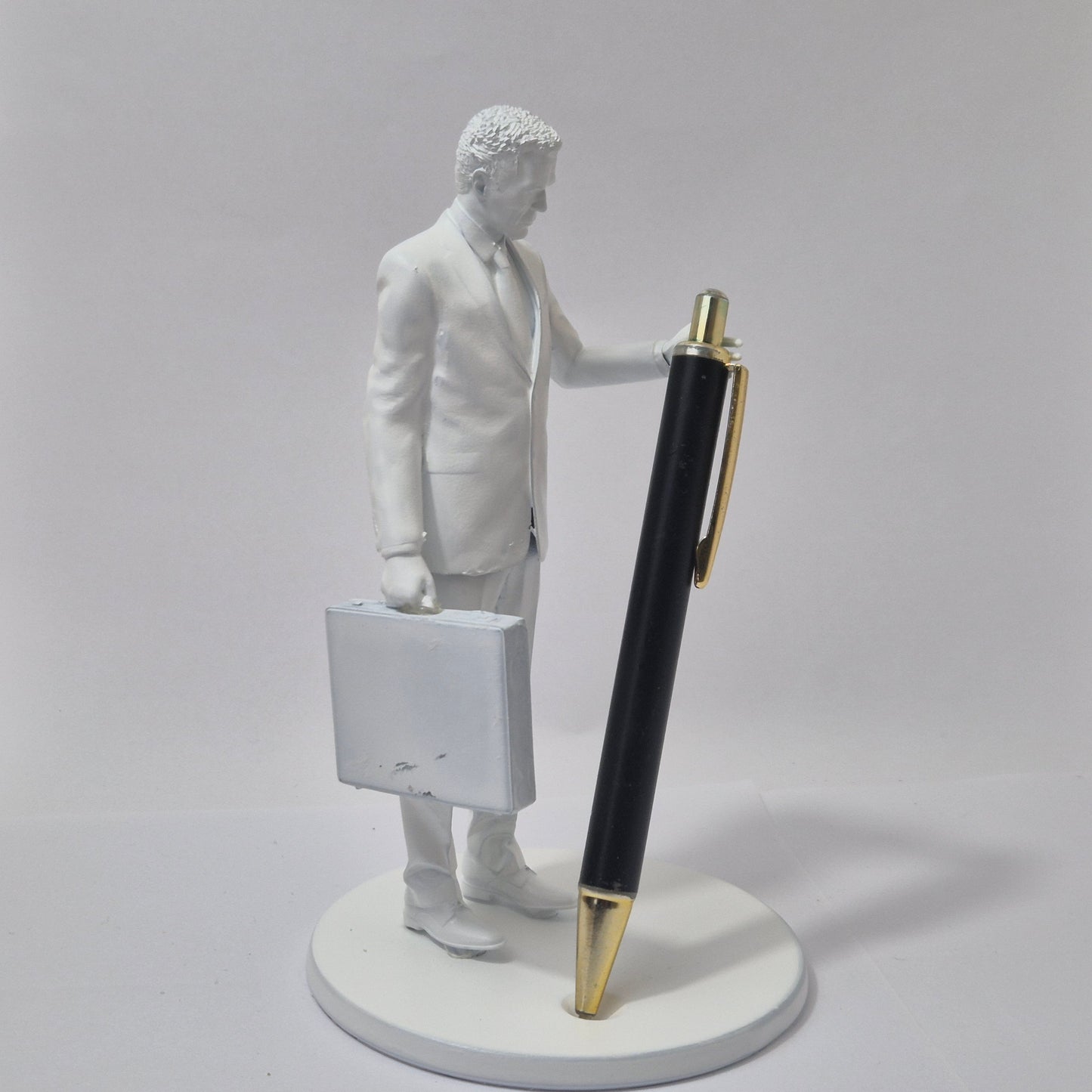Half-Life G-Man Pen Holder | Creepy Desk Organizer | Gamer Office Decor | Sci-Fi Gift for Half-Life Fans | Gman