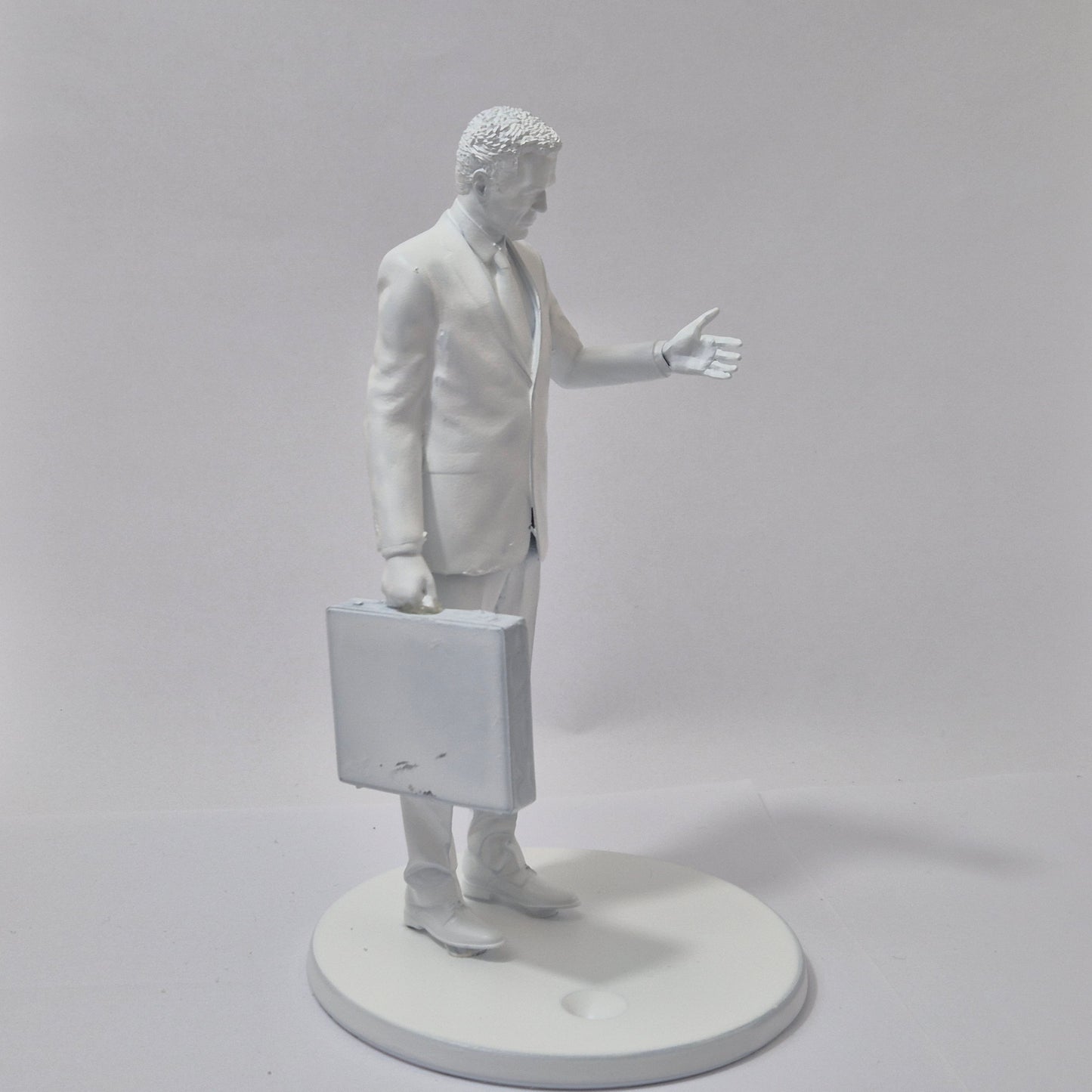 Half-Life G-Man Pen Holder | Creepy Desk Organizer | Gamer Office Decor | Sci-Fi Gift for Half-Life Fans | Gman
