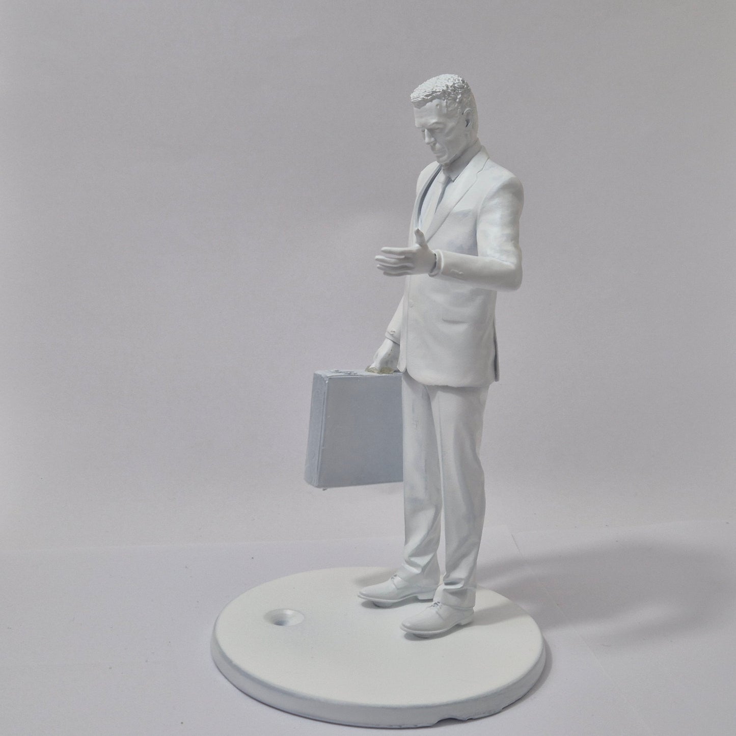 Half-Life G-Man Pen Holder | Creepy Desk Organizer | Gamer Office Decor | Sci-Fi Gift for Half-Life Fans | Gman