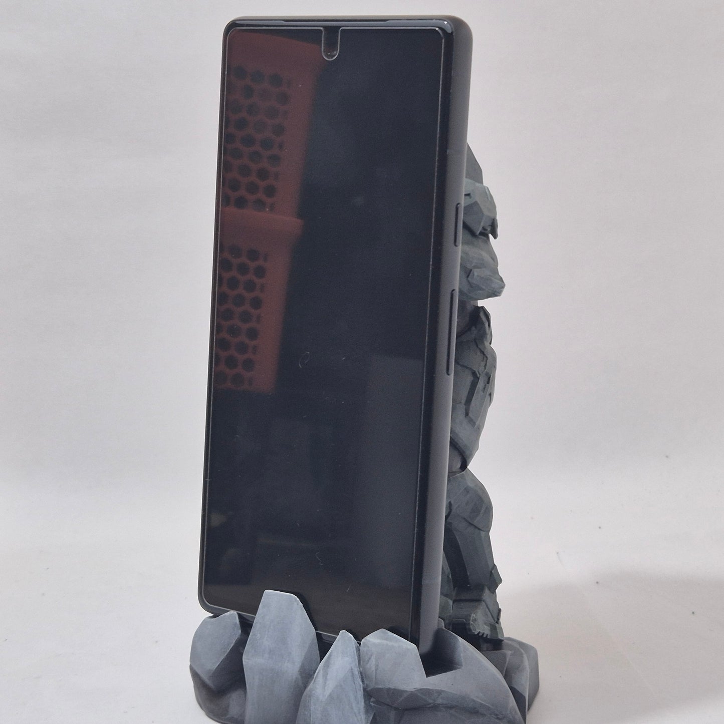 Halo Master Chief Phone Stand | Gamer Desk Gift | Phone Stand | Gift for Halo Fans | Desk Organizer
